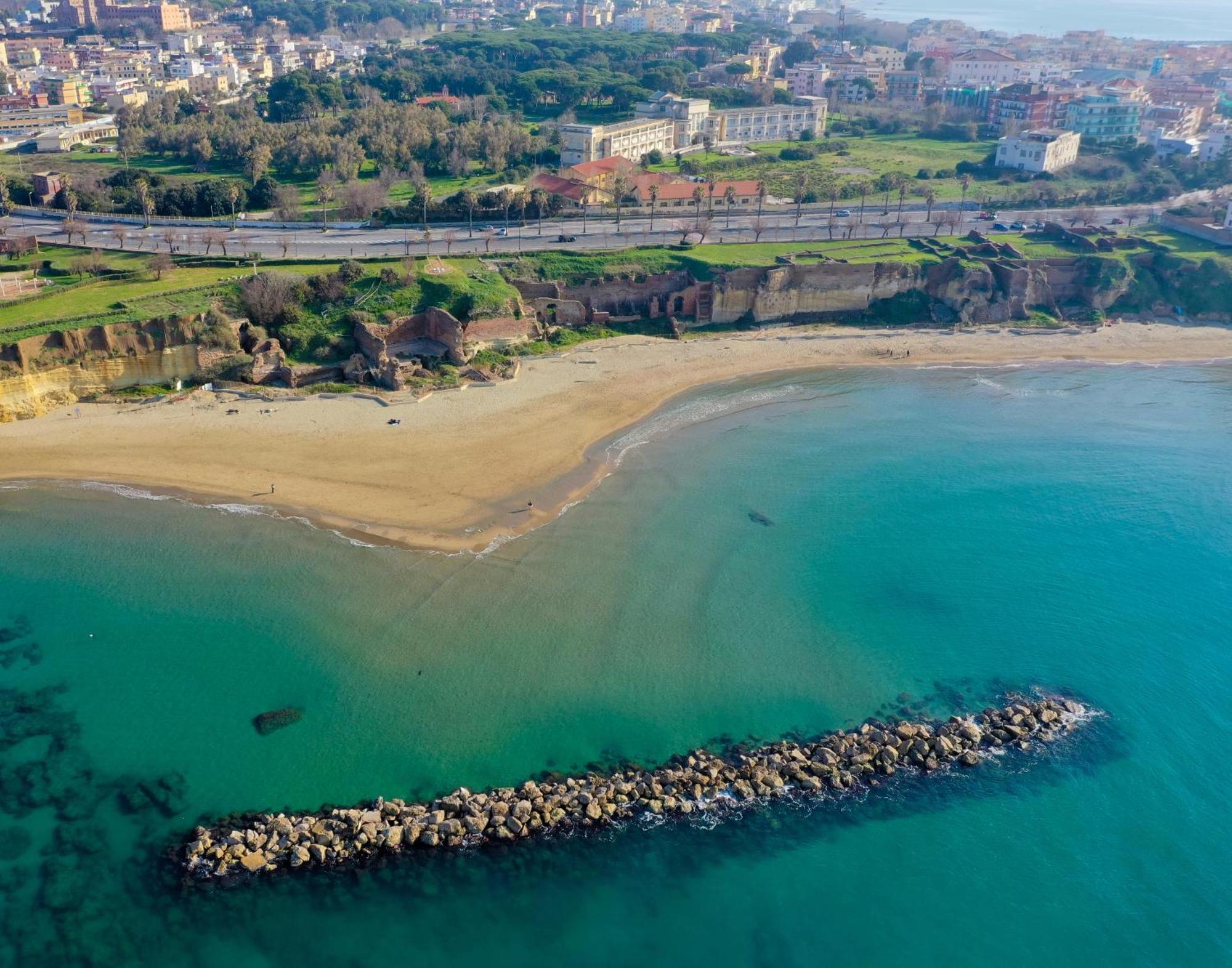 The Shabby House - Charming Seaside Retreat In Central Anzio, Steps From Beach And Train Station Exterior foto