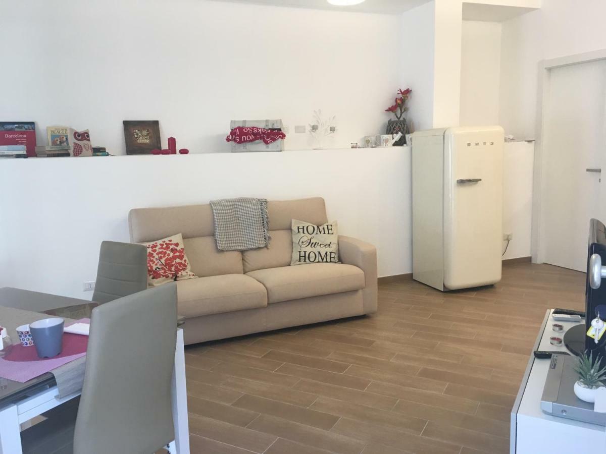 The Shabby House - Charming Seaside Retreat In Central Anzio, Steps From Beach And Train Station Exterior foto
